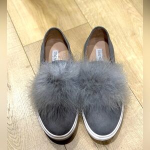 STEVE MADDEN EMILY FLUFFY SLIP ON SNEAKERS size 9, pre owned